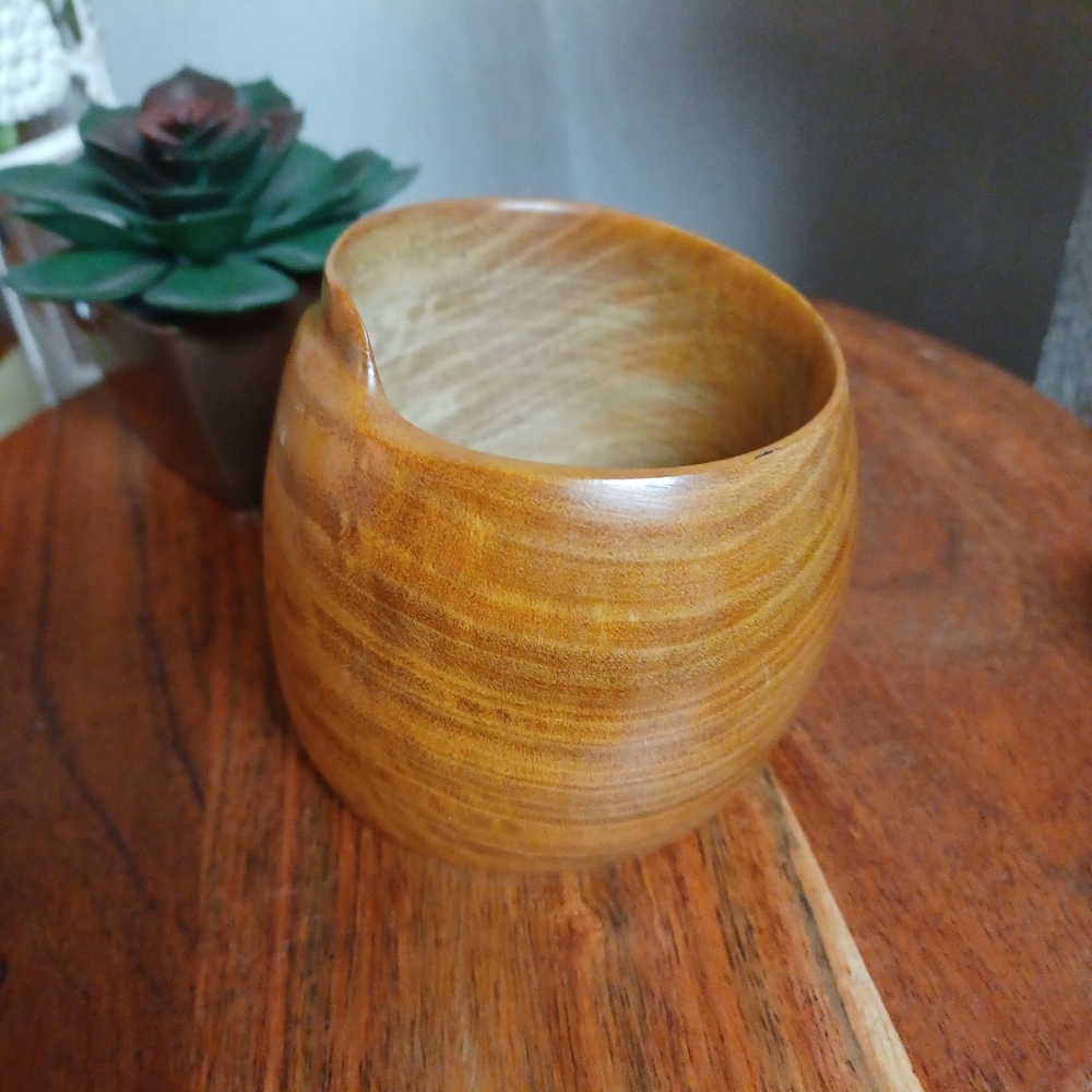 Elegant Wooden Bracelet - Picture 3 of 10